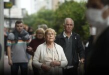 Advierten que las jubilaciones mínimas perdieron el 10,3% contra la inflación desde que asumió Javier Milei
