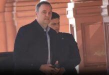 Tras renunciar a la Jefatura de Gabinete, Adorni dejó el directorio de YPF